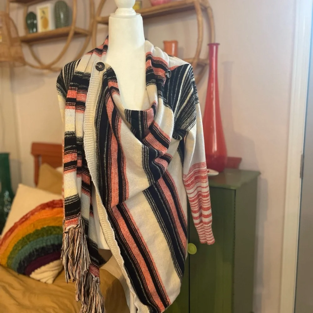 🖤 FINAL PRICE Thick Striped Fringe Sweater 🖤 Final Price - Picture 7 of 7